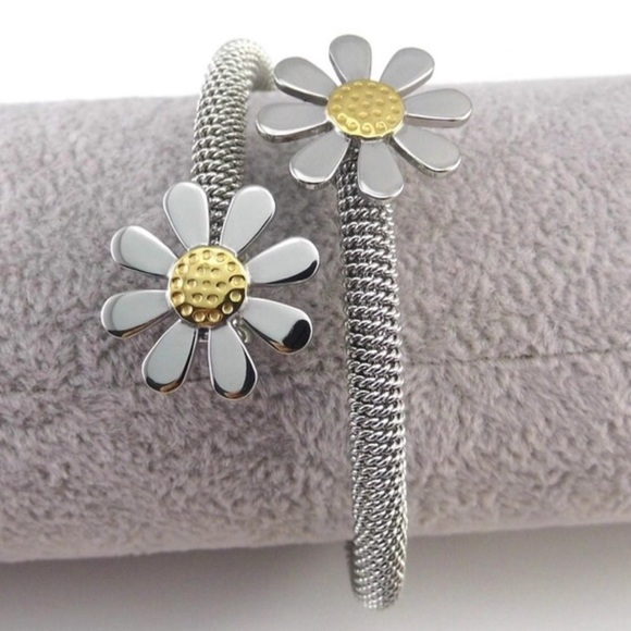 Bangle bracelet - Picture 2 of 4